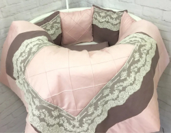 Комплект в кроватку Сатин Люкс с чехлами, розово-коричневый - Интернет-магазин детских товаров Зайка моя Екатеринбург